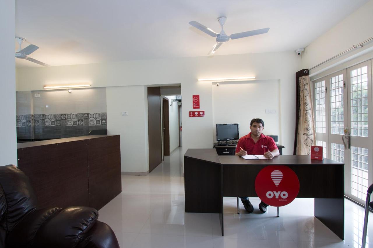 Oyo 9052 Leisurely Abode Hotell Khadki Eksteriør bilde