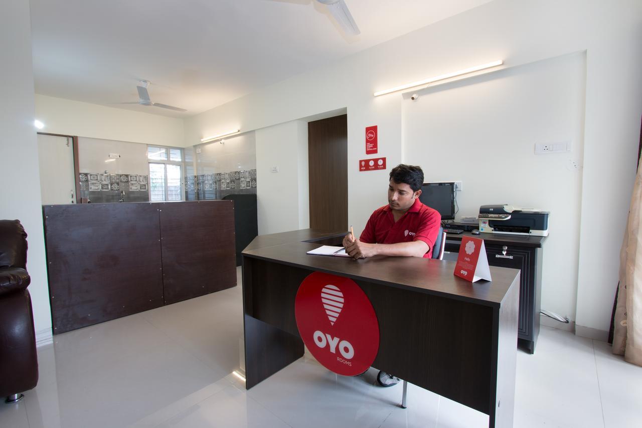 Oyo 9052 Leisurely Abode Hotell Khadki Eksteriør bilde